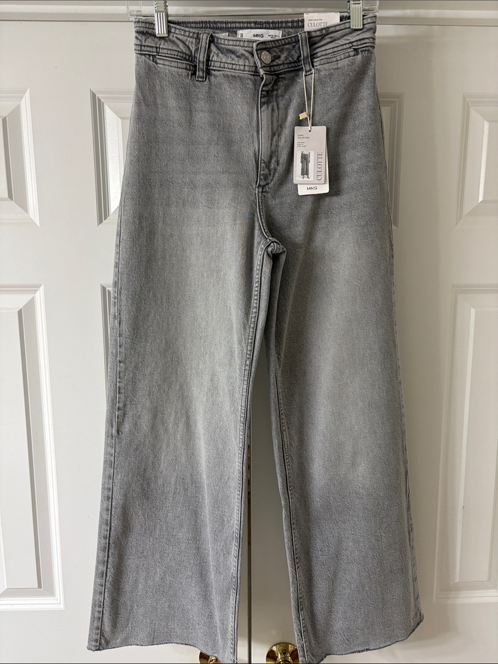 NWT! Mango MNG Catherine Culotte Jeans. Gray. Size 36/4.